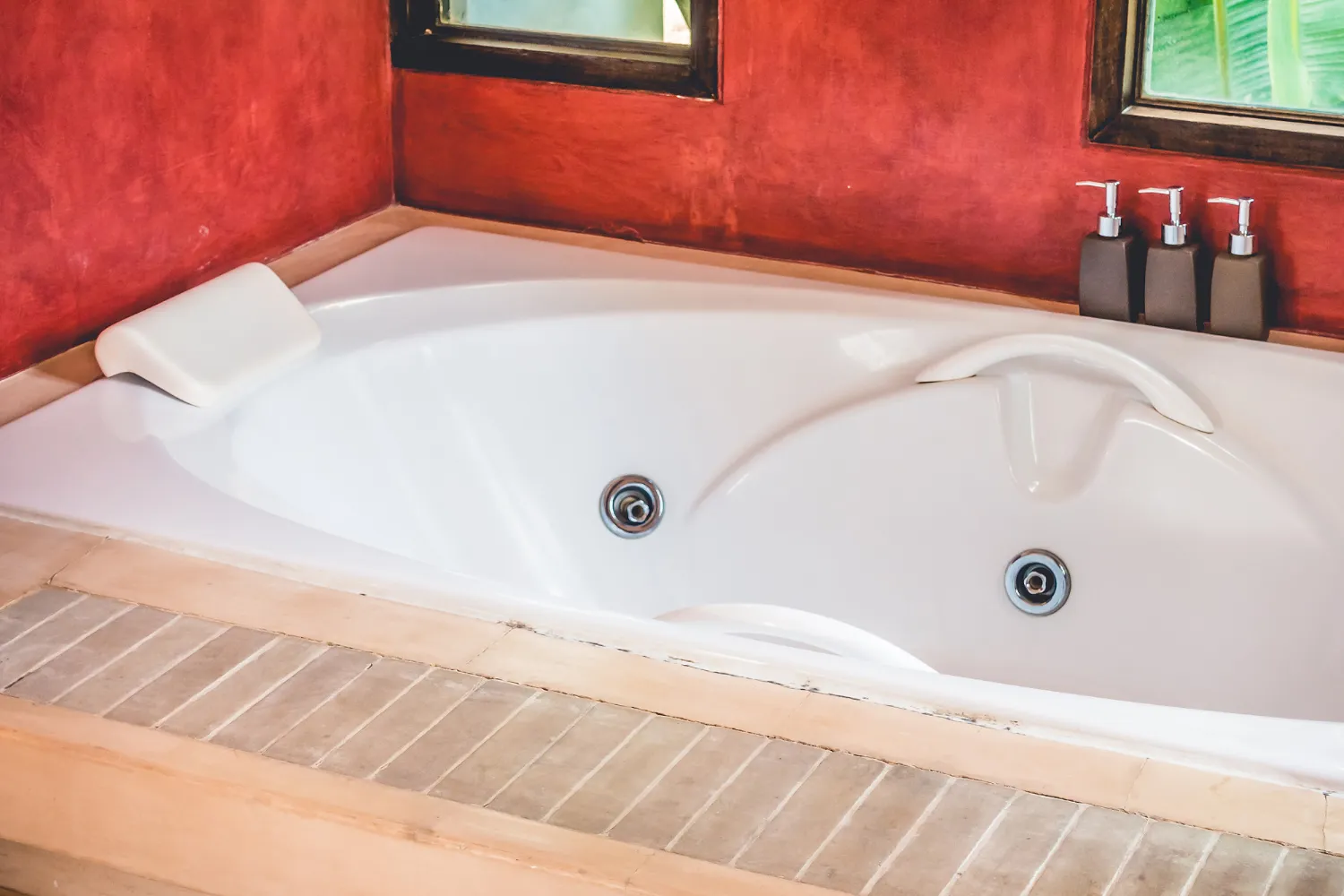vintage hot tub Langford